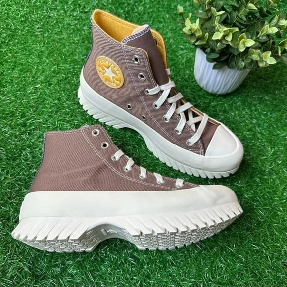 Converse All Star Chuck Taylor Ctas Lugged 2.0 Hi Squirrel Friend - Picture 5 of 9